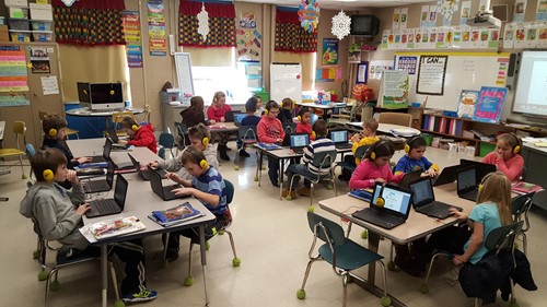 Elementary Students using Chromebooks